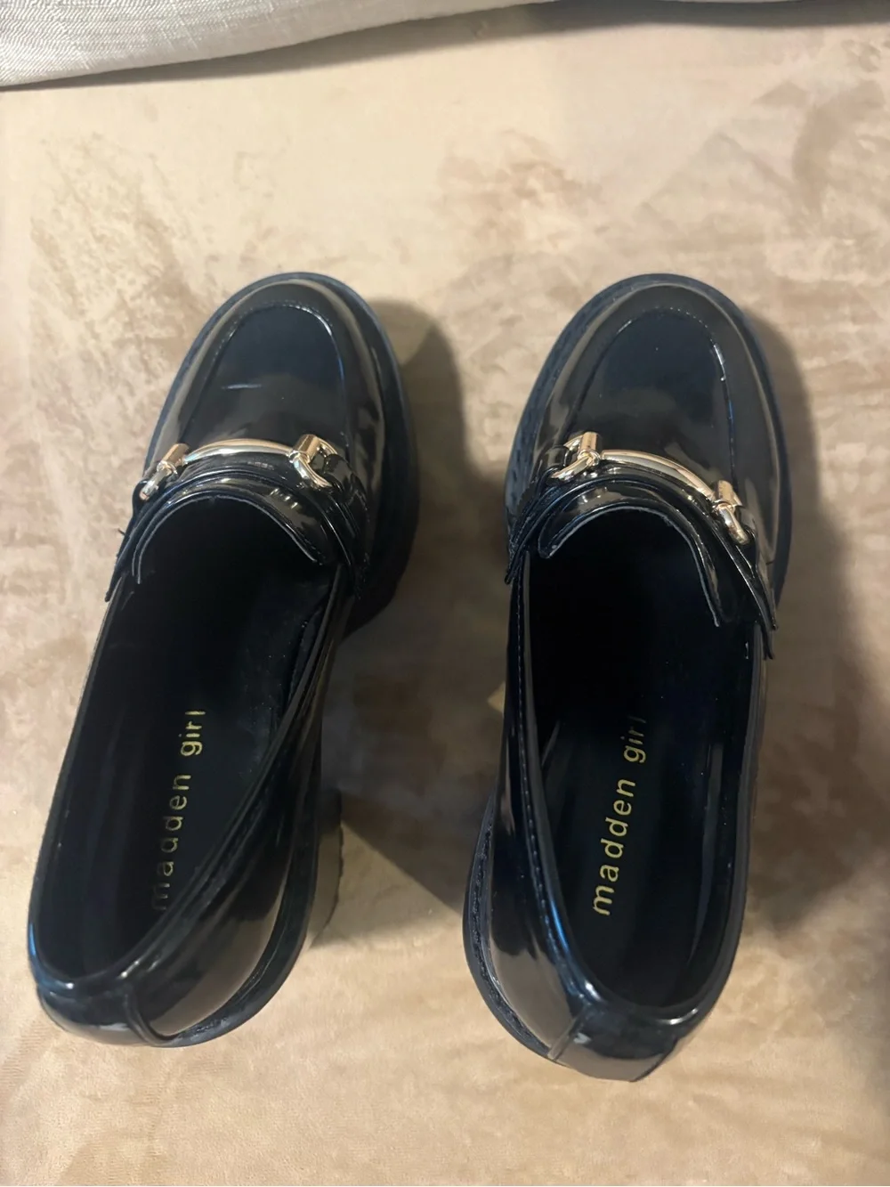 Madden Girl shiny black